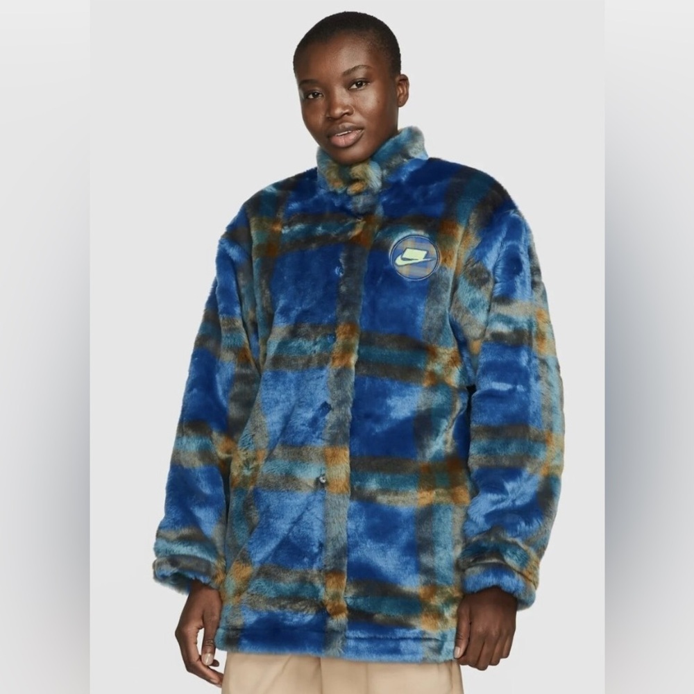 Nike - XS - NWT - Faux Fur Coat